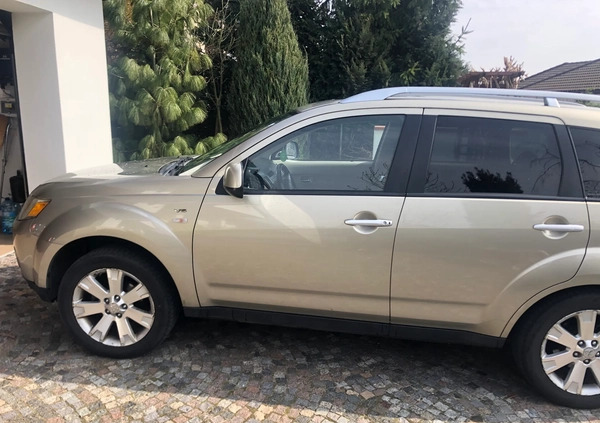 Mitsubishi Outlander cena 26900 przebieg: 284000, rok produkcji 2008 z Kowal małe 67